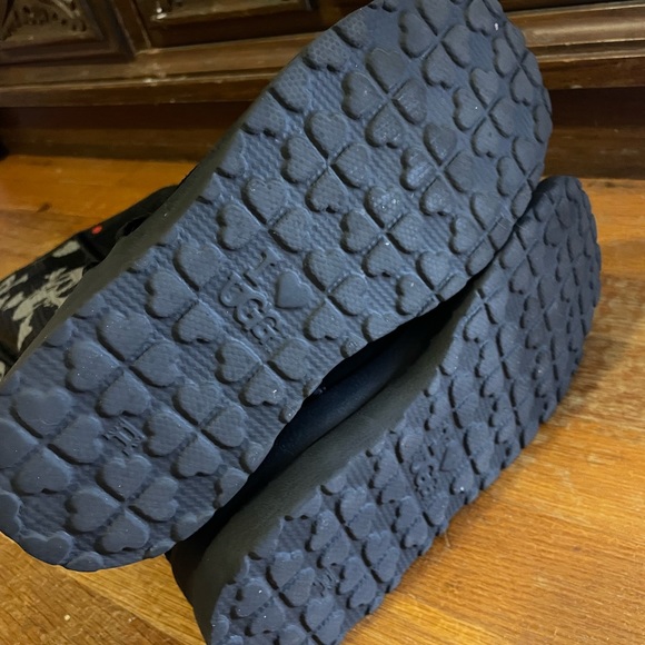 UGG I ❤️ Ugg Tall Skull Sequins Boots - Picture 5 of 8